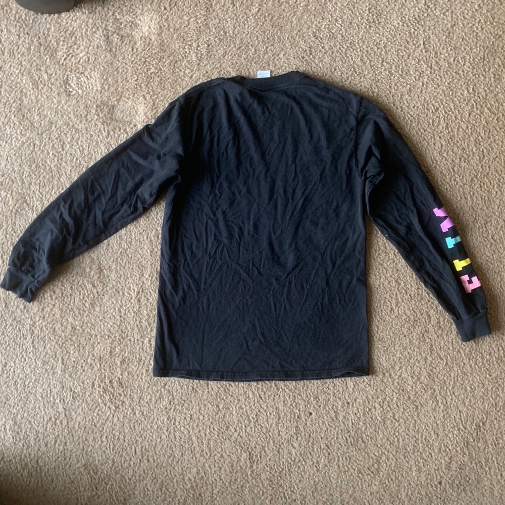 Black long sleeved shirt - Picture 2 of 4